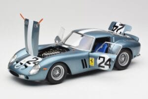 Ferrari 250 GTO #24 P. Rodriguez 12 Hours of Sebring GT3.0 Winner 1962 Kyosho 1:18 08438D Metall — bild 2 av 8