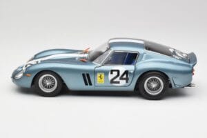 Ferrari 250 GTO #24 P. Rodriguez 12 Hours of Sebring GT3.0 Winner 1962 Kyosho 1:18 08438D Metall — bild 4 av 8