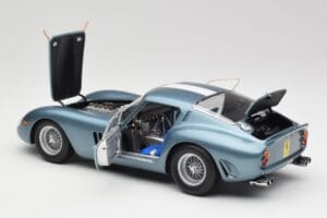 Ferrari 250 GTO #24 P. Rodriguez 12 Hours of Sebring GT3.0 Winner 1962 Kyosho 1:18 08438D Metall — bild 5 av 8