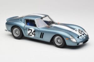 Ferrari 250 GTO #24 P. Rodriguez 12 Hours of Sebring GT3.0 Winner 1962 Kyosho 1:18 08438D Metall — bild 6 av 8