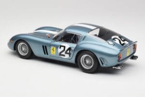 Ferrari 250 GTO #24 P. Rodriguez 12 Hours of Sebring GT3.0 Winner 1962 Kyosho 1:18 08438D Metall — bild 7 av 8