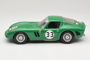 Ferrari 250 GTO #33 Grön Bburago 1:18 3011-G1 Metall — bild 4 av 8