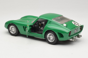Ferrari 250 GTO #33 Grön Bburago 1:18 3011-G1 Metall — bild 5 av 8