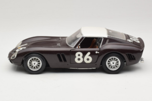 Ferrari 250 GTO #86 Svart Bburago 1:18 3011-B1 Metall — bild 4 av 8