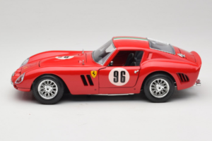 Ferrari 250 GTO #96 Röd 1962 Bburago 1:18 3011-N1 Metall — bild 4 av 8