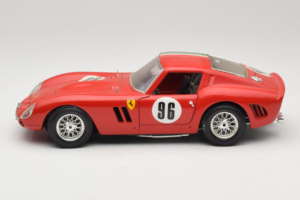 Ferrari 250 GTO #96 Röd Italiensk Flagga 1962 Bburago 1:18 3011-P2 Metall — bild 4 av 8