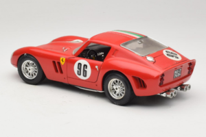 Ferrari 250 GTO #96 Röd Italiensk Flagga 1962 Bburago 1:18 3011-P2 Metall — bild 7 av 8