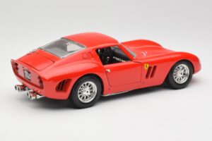 Ferrari 250 GTO Röd Bburago 1:18 3011 Metall — bild 3 av 8