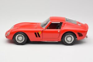 Ferrari 250 GTO Röd Bburago 1:18 3011 Metall — bild 4 av 8