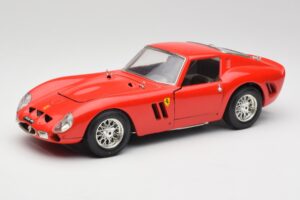 Ferrari 250 GTO Röd Bburago 1:18 3011 Metall
