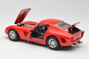 Ferrari 250 GTO Röd Bburago 1:18 3011 Metall — bild 5 av 8