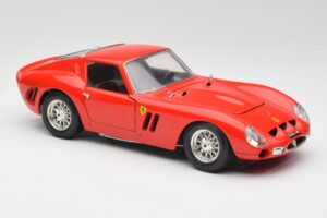 Ferrari 250 GTO Röd Bburago 1:18 3011 Metall — bild 6 av 8