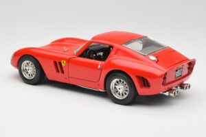 Ferrari 250 GTO Röd Bburago 1:18 3011 Metall — bild 7 av 8