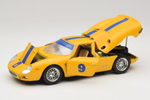 Ferrari 250 LM #9 Gul 1965 Bburago 1:18 3033-Y1 Metall — bild 2 av 8
