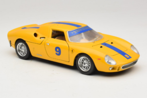Ferrari 250 LM #9 Gul 1965 Bburago 1:18 3033-Y1 Metall — bild 6 av 8