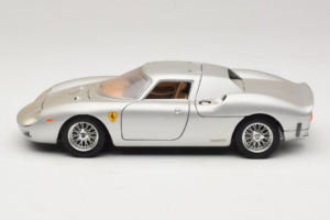 Ferrari 250 LM Silver Bburago 1:18 3033-S1 Metall — bild 4 av 8