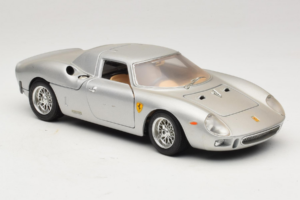 Ferrari 250 LM Silver Bburago 1:18 3033-S1 Metall — bild 6 av 8