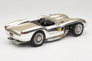 Ferrari 250 Testa Rossa Chrome Silver Bburago 1:18 3007-C1 Metall — bild 3 av 8