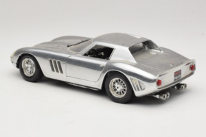 Ferrari 275 GTB Chrome Silver Guiloy 1:18 B004 Metall — bild 7 av 8