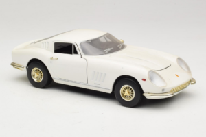 Ferrari 275 GTB/4 Vit ERTL 1:18 7493 Metall — bild 6 av 8