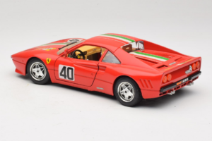 Ferrari 288 GTO #40 Röd Italiensk Flagga 1984 Bburago 1:18 3027-P1 Metall — bild 7 av 8