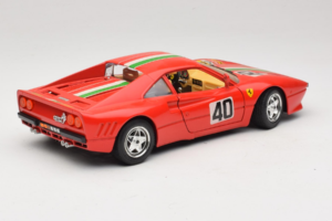 Ferrari 288 GTO #40 Röd Italiensk Flagga 1984 Bburago 1:18 3027-P1 Metall — bild 3 av 8