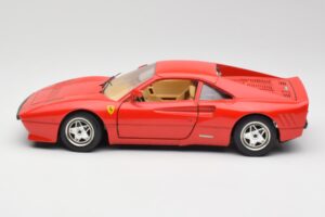 Ferrari 288 GTO Röd Bburago 1:18 3027 Metall — bild 4 av 8