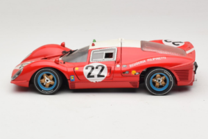 Ferrari 330 P4 #22 Scuderia Filipinetti Poor Condition 1967 Revell 1:18 48825-P1 Metall — bild 4 av 8