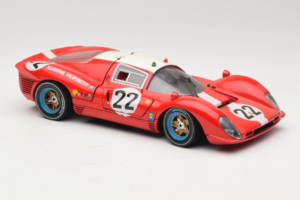 Ferrari 330 P4 #22 Scuderia Filipinetti Poor Condition 1967 Revell 1:18 48825-P1 Metall — bild 6 av 8