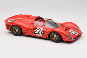 Ferrari 330 P4 #224 Röd 1967 Revell 1:18 48825-P2 Metall — bild 5 av 7