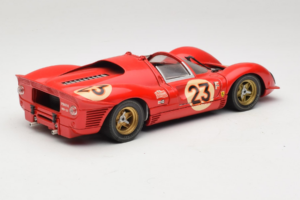 Ferrari 330 P4 #23 L. Bandini / C. Amon 24 Hours of Daytona Winner 1967 Revell 1:18 48833 Metall — bild 3 av 8