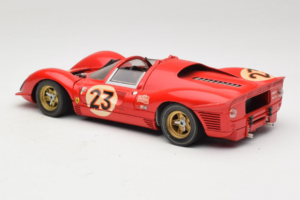 Ferrari 330 P4 #23 L. Bandini / C. Amon 24 Hours of Daytona Winner 1967 Revell 1:18 48833 Metall — bild 7 av 8