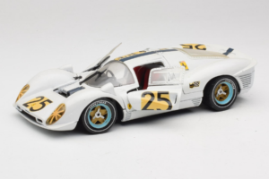 Ferrari 330 P4 #25 Vit Revell 1:18 48845 Metall — bild 2 av 8