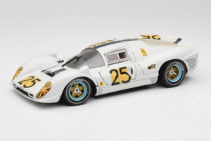 Ferrari 330 P4 #25 Vit Revell 1:18 48845 Metall