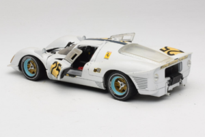 Ferrari 330 P4 #25 Vit Revell 1:18 48845 Metall — bild 5 av 8