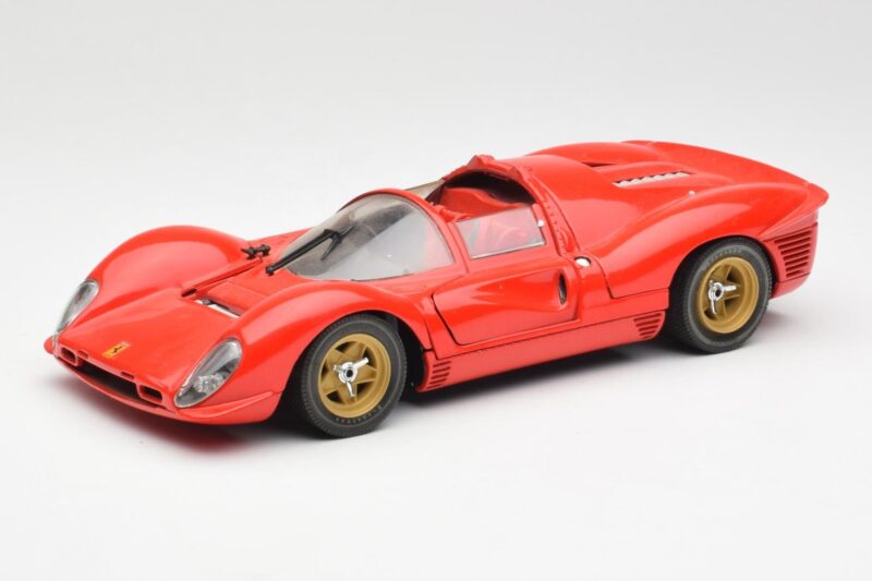 Ferrari 330 P4 Röd 1967 Revell 1:18 48822 Metall