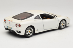Ferrari 360 Modena Vit Bburago 1:18 3368-W1 Metall — bild 3 av 8