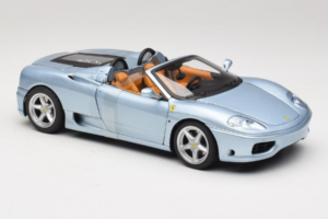 Ferrari 360 Spider Blå The Italian Job Hot Wheels 1:18 P9905 Metall — bild 4 av 6