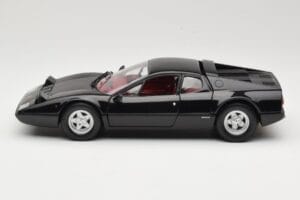 Ferrari 365 GT4/BB Svart Kyosho 1:18 08173K Metall — bild 4 av 8