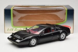 Ferrari 365 GT4/BB Svart Kyosho 1:18 08173K Metall — bild 8 av 8