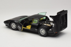 Ferrari 365 GT4 BB Svart Chrono 1:18 CH002 Metall — bild 5 av 8