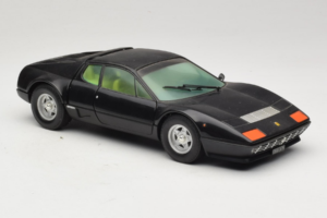 Ferrari 365 GT4 BB Svart Chrono 1:18 CH002 Metall — bild 6 av 8