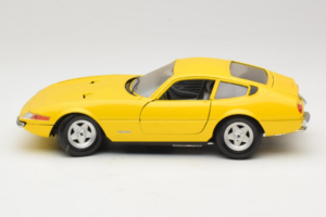 Ferrari 365 GTB/4 Daytona Gul Techno Giodi 1:18 40011-Y1 Metall — bild 3 av 7