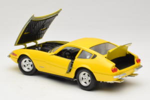 Ferrari 365 GTB/4 Daytona Gul Techno Giodi 1:18 40011-Y1 Metall — bild 4 av 7