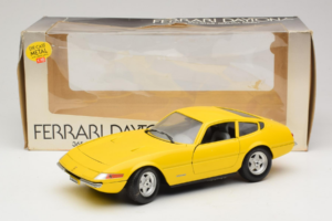 Ferrari 365 GTB/4 Daytona Gul Techno Giodi 1:18 40011-Y1 Metall — bild 7 av 7
