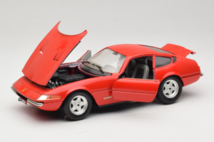Ferrari 365 GTB/4 Daytona Röd Techno Giodi 1:18 40011-P2 Metall — bild 2 av 8
