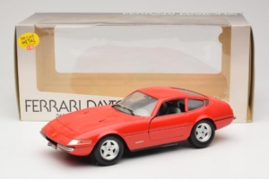 Ferrari 365 GTB/4 Daytona Röd Techno Giodi 1:18 40011-P2 Metall — bild 8 av 8