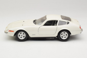 Ferrari 365 GTB/4 Daytona Berlina Vit Techno Giodi 1:18 74007 Metall — bild 4 av 8