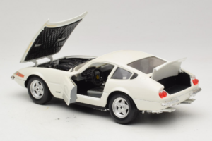 Ferrari 365 GTB/4 Daytona Berlina Vit Techno Giodi 1:18 74007 Metall — bild 5 av 8