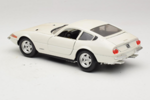 Ferrari 365 GTB/4 Daytona Berlina Vit Techno Giodi 1:18 74007 Metall — bild 7 av 8